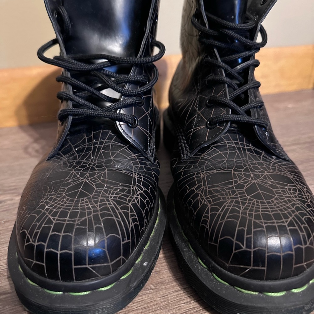 Skull web Doc Martens W9.5